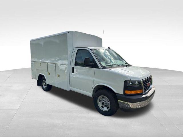 2025 GMC Savana Cutaway Work Van