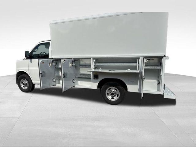 2025 GMC Savana Cutaway Work Van
