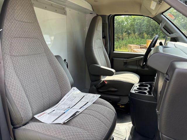 2025 GMC Savana Cutaway Work Van