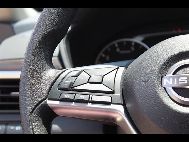 2023 Nissan Altima SV FWD
