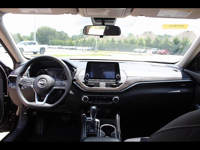 2023 Nissan Altima SV FWD