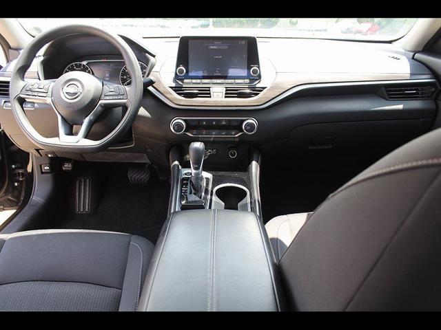 2023 Nissan Altima SV FWD
