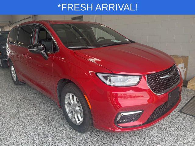 2025 Chrysler Pacifica PACIFICA SELECT
