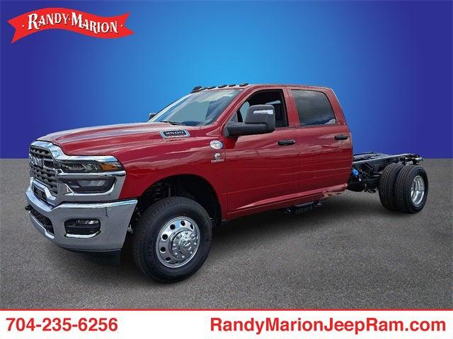 2025 RAM Ram 3500 Chassis Cab RAM 3500 TRADESMAN CREW CAB CHASSIS 4X4 60 CA
