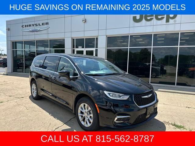 2025 Chrysler Pacifica PACIFICA SELECT AWD