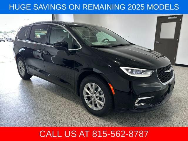 2025 Chrysler Pacifica PACIFICA SELECT AWD