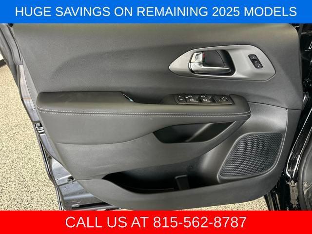 2025 Chrysler Pacifica PACIFICA SELECT AWD