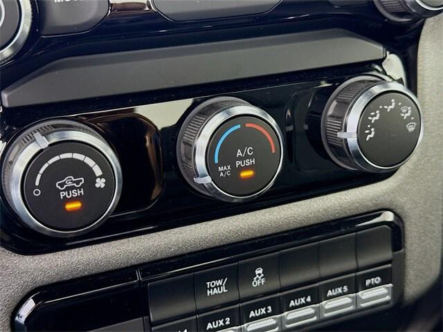 2025 Ram 3500 Tradesman/Big Horn