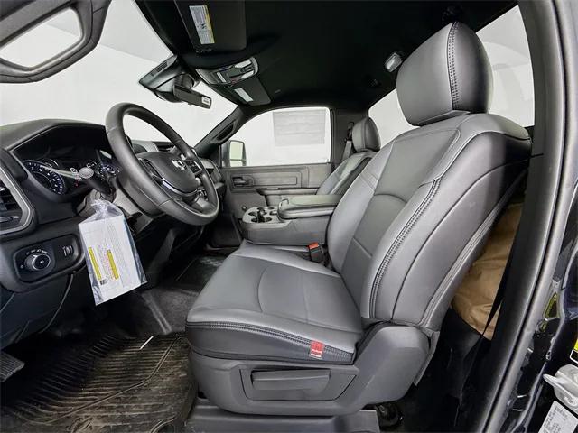 2025 Ram 3500 Tradesman/Big Horn