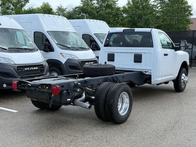 2025 RAM Ram 3500 Chassis Cab RAM 3500 TRADESMAN CHASSIS REGULAR CAB 4X4 84 CA 2025 RAM Ram 3500 Chassis Cab RAM 3500 TRADESMAN CHASSIS REGULAR CAB 4X4 84 CA