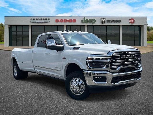 2025 RAM Ram 3500 RAM 3500 LIMITED CREW CAB 4X4 8 BOX