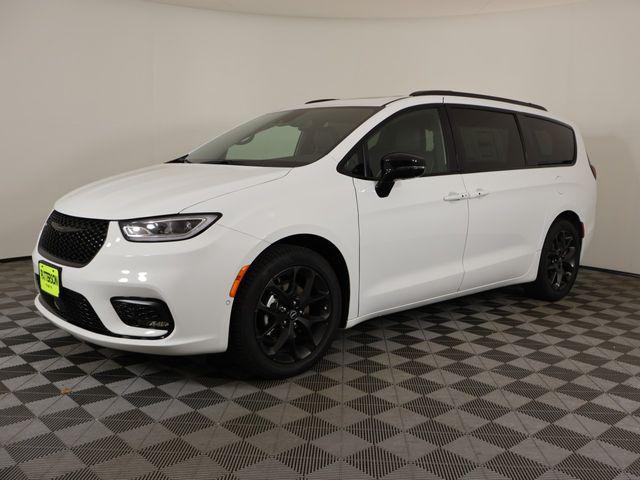 2025 Chrysler Pacifica PACIFICA LIMITED