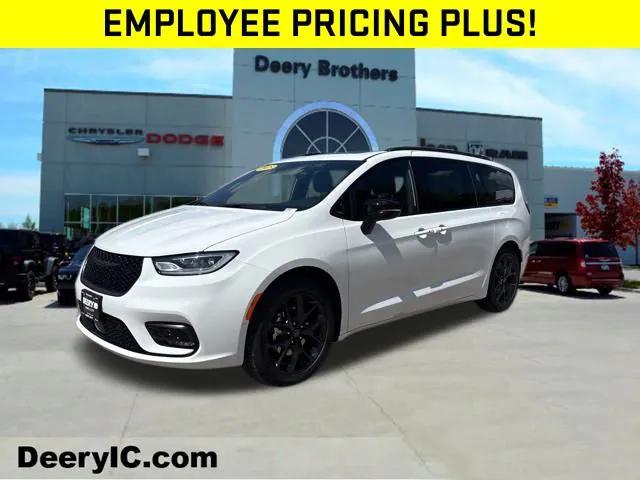 2025 Chrysler Pacifica PACIFICA LIMITED