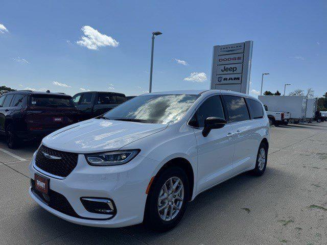 2025 Chrysler Pacifica PACIFICA SELECT