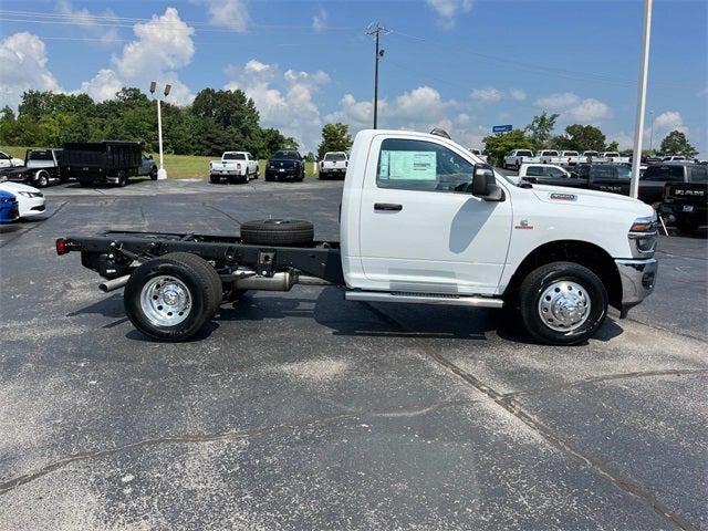 2025 RAM Ram 3500 Chassis Cab RAM 3500 TRADESMAN CHASSIS REGULAR CAB 4X4 60 CA