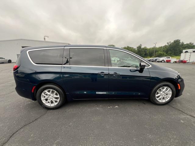 2025 Chrysler Pacifica PACIFICA SELECT
