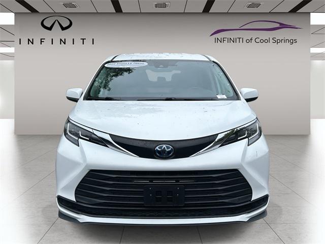 2022 Toyota Sienna LE