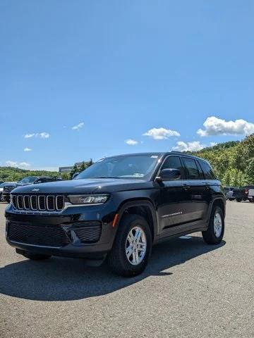 2025 Jeep Grand Cherokee GRAND CHEROKEE LAREDO 4X4