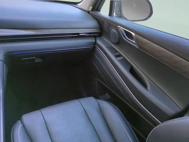2025 Genesis GV80 2.5T Prestige AWD