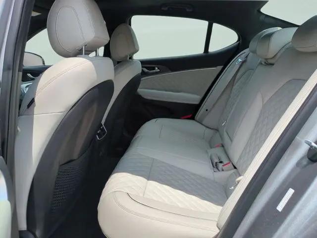 2025 Genesis G70 3.3T RWD Sport Advanced