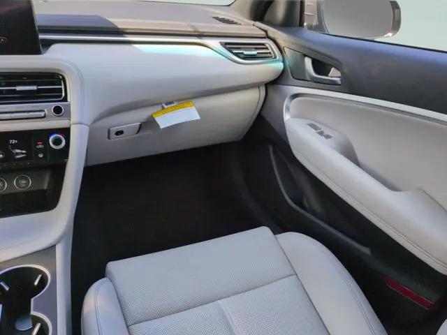 2025 Genesis G70 2.5T RWD