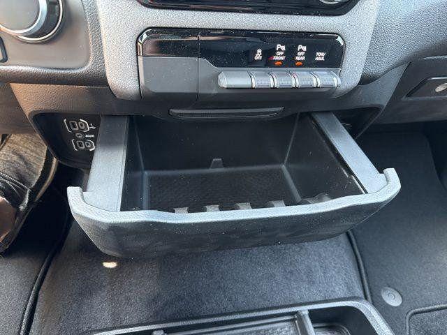 2025 Ram 1500 Tradesman Quad Cab 4x4 6'4" Box