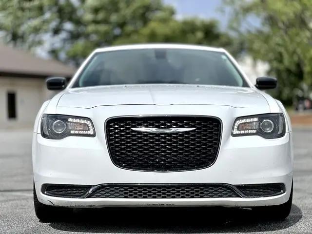 2018 Chrysler 300 Touring