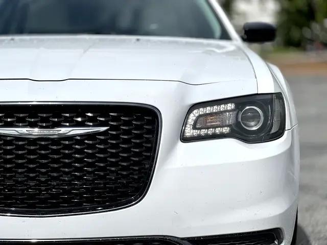 2018 Chrysler 300 Touring