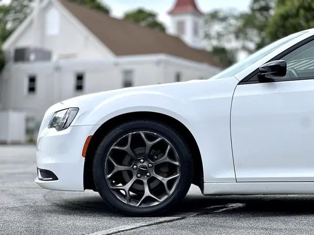 2018 Chrysler 300 Touring