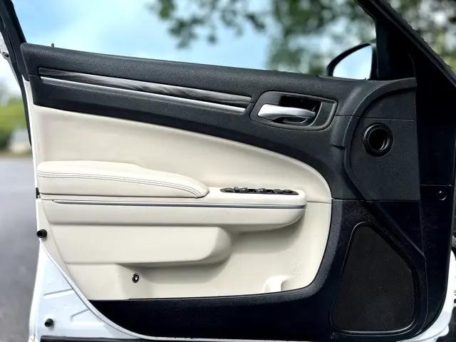 2018 Chrysler 300 Touring