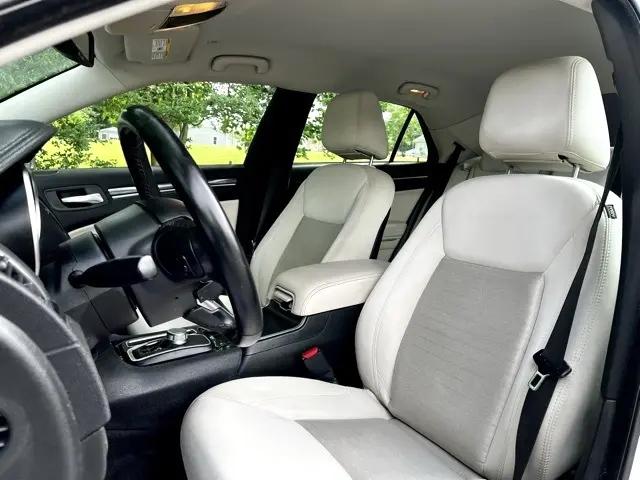 2018 Chrysler 300 Touring