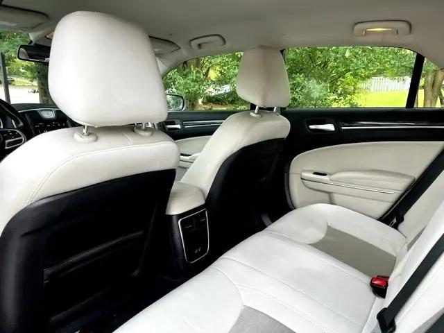 2018 Chrysler 300 Touring