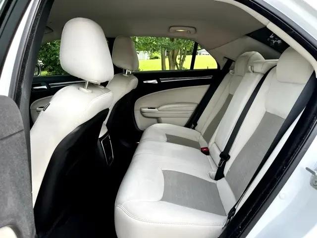 2018 Chrysler 300 Touring
