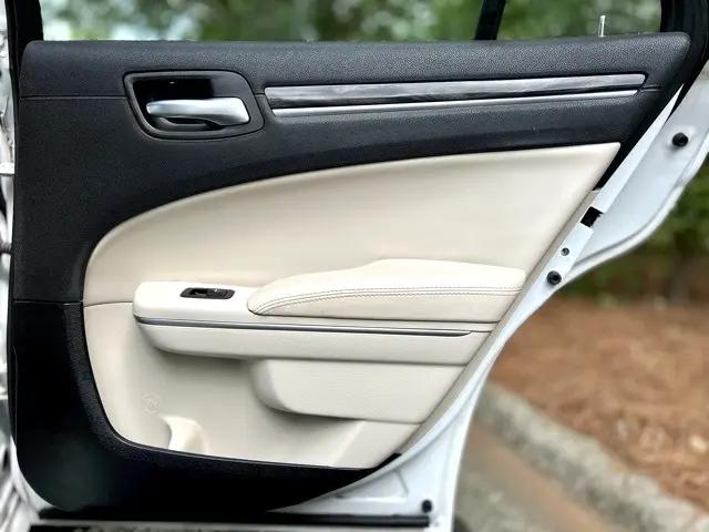 2018 Chrysler 300 Touring