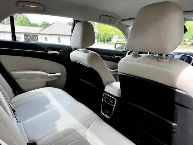 2018 Chrysler 300 Touring