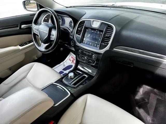 2018 Chrysler 300 Touring