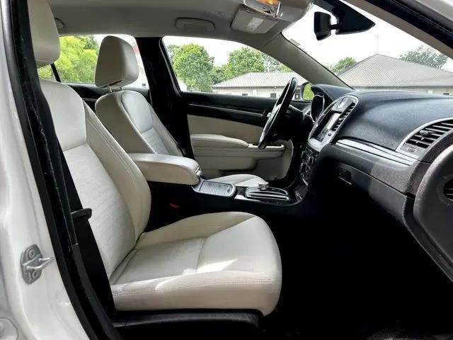 2018 Chrysler 300 Touring