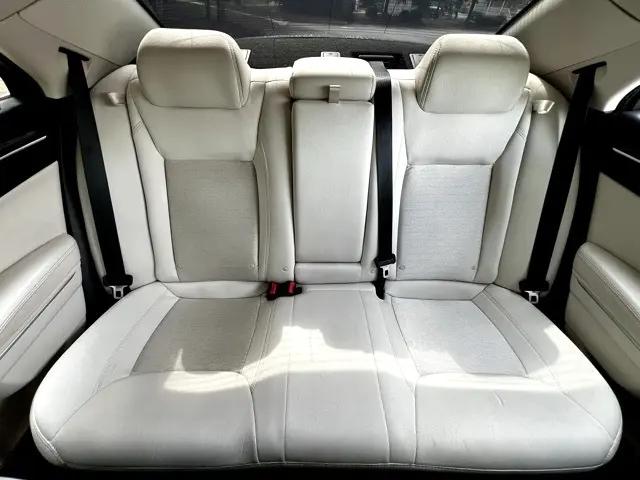 2018 Chrysler 300 Touring