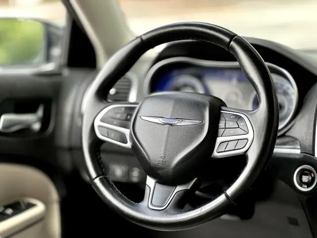 2018 Chrysler 300 Touring