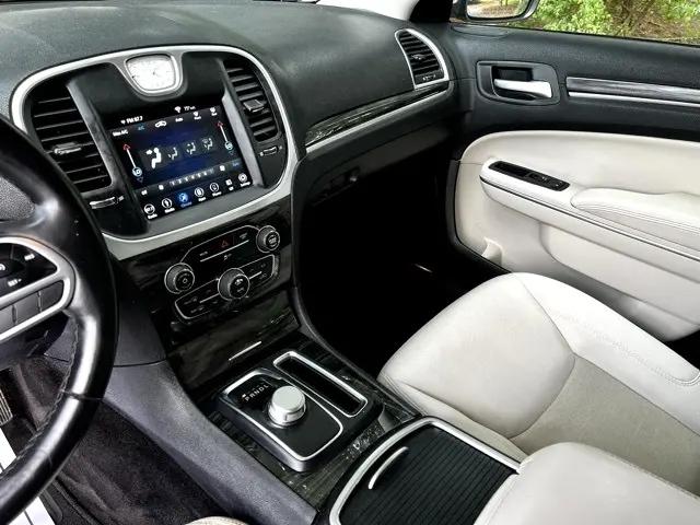 2018 Chrysler 300 Touring