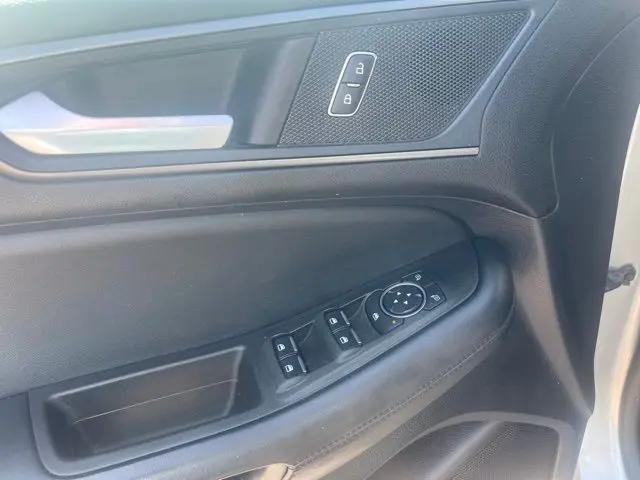 2021 Ford Edge SE