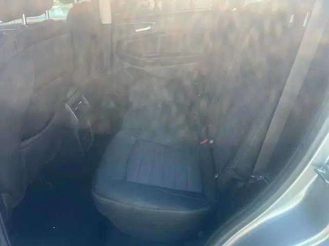 2021 Ford Edge SE