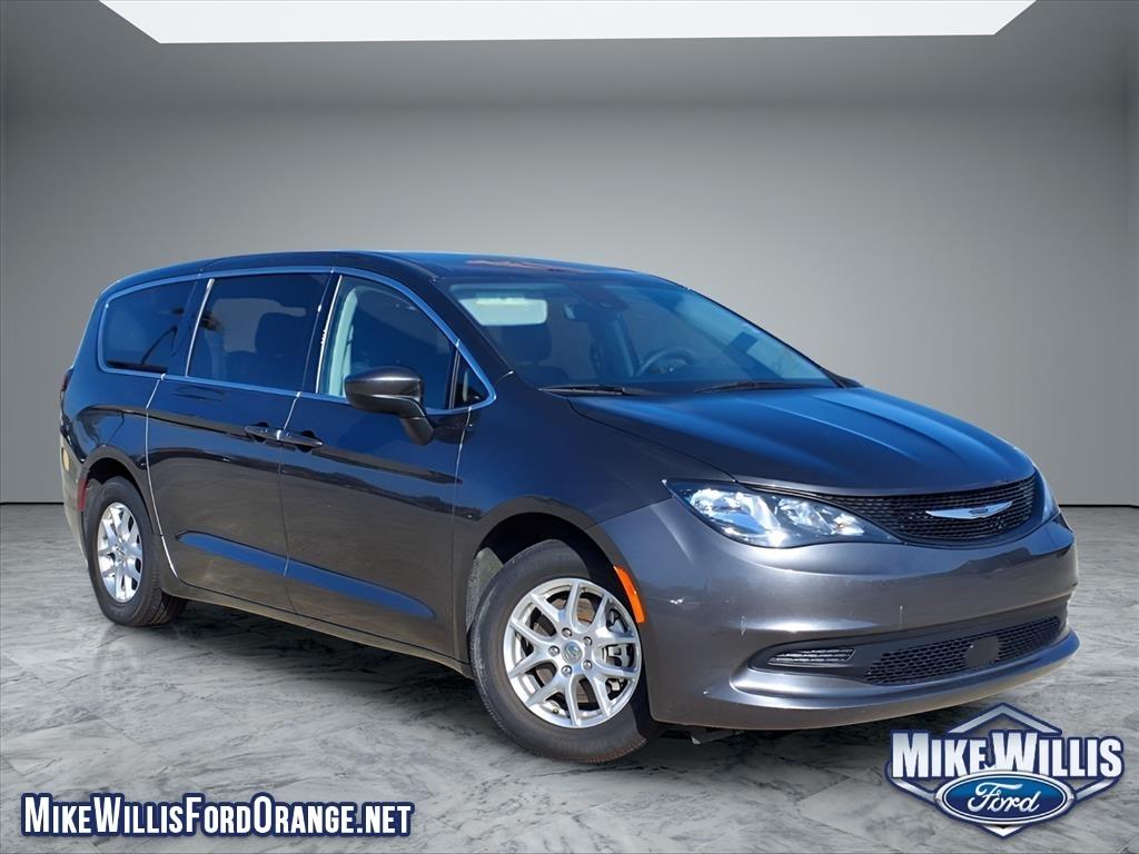 2023 Chrysler Voyager LX FWD