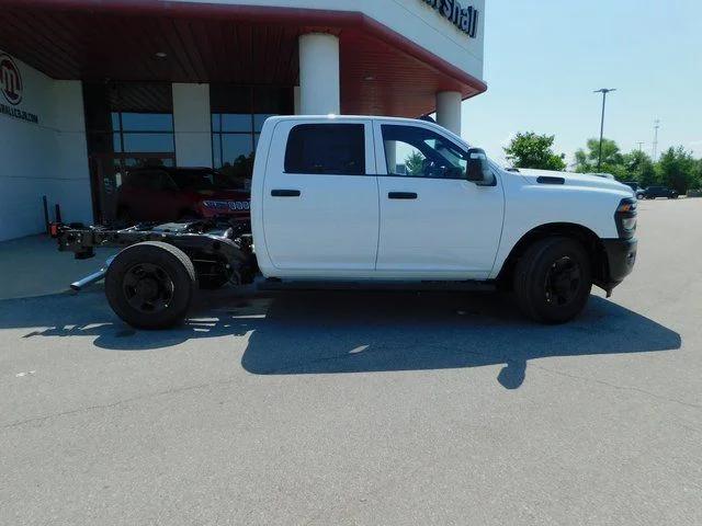 2025 Ram 2500 Tradesman Crew Cab 4x2 6'4" Box