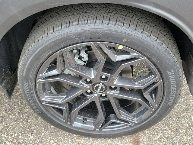 2025 Nissan Kicks SR Intelligent AWD