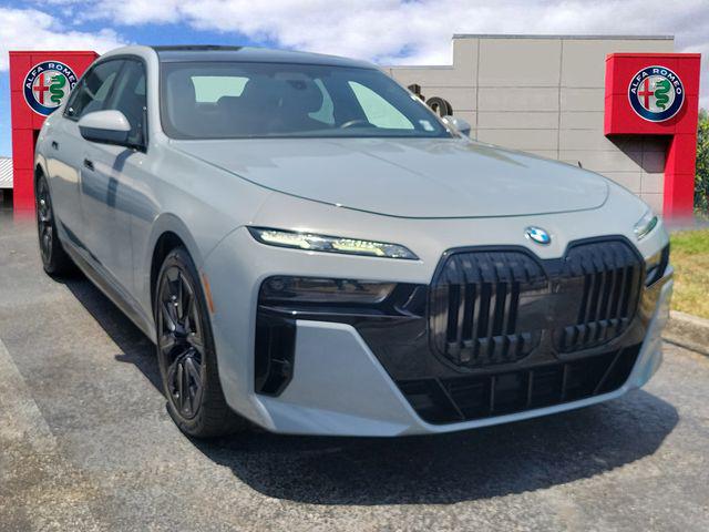 2023 BMW 740 i