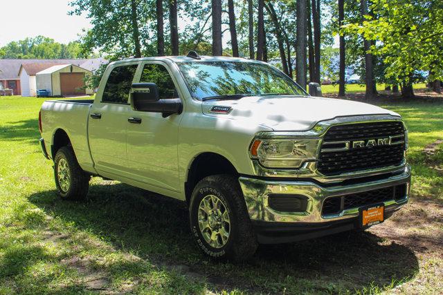 2024 RAM 2500 Tradesman Crew Cab 4x4 64 Box