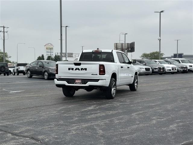 2025 RAM 1500 Tradesman Crew Cab 4x4 57 Box