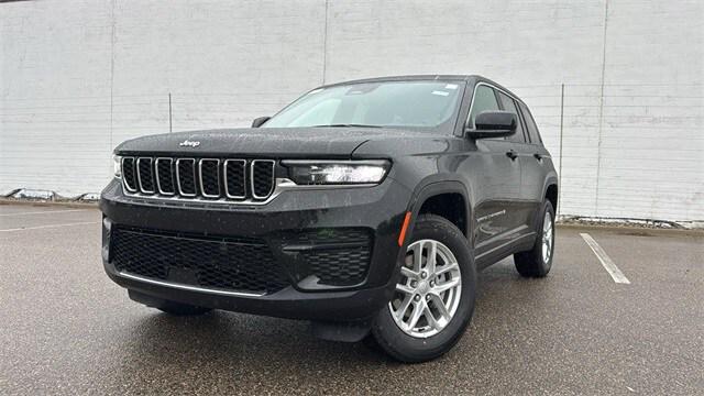2025 Jeep Grand Cherokee GRAND CHEROKEE LAREDO X 4X4