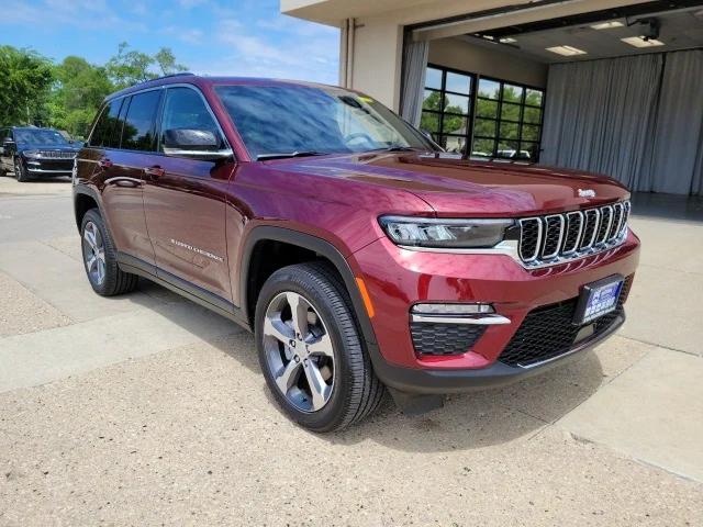 2025 Jeep Grand Cherokee GRAND CHEROKEE LIMITED 4X4